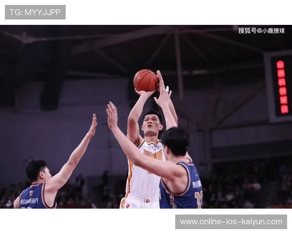 CBA青岛抓住内线空档推进,场面逐渐趋于主动