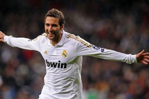 乐鱼娱乐-LPL战队团战策略精妙展示，团队战队